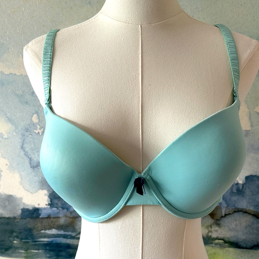 Jezabel 38 D Underwired Padded Bra Beautiful Color